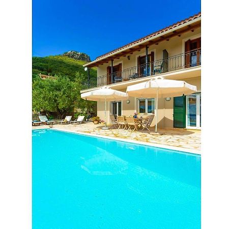 Villa Katerina Katavolos ภายนอก รูปภาพ